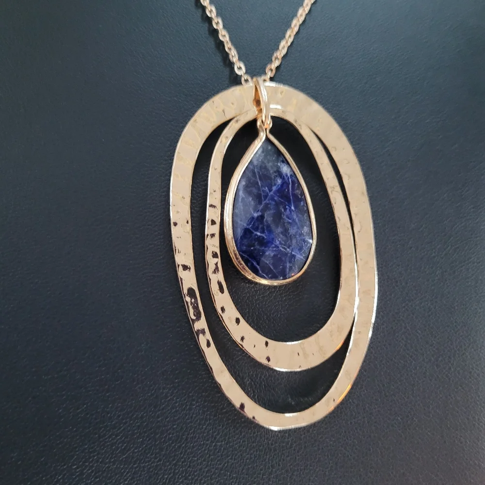 Versona Blue Marbled Teardrop Framed By Hammered Look Gold-tone Ovals Necklace - Picture 1 of 14